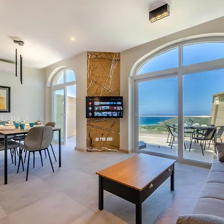Ultra-modern 3br W/hot Tub + Incredible Sea Views Appartement *