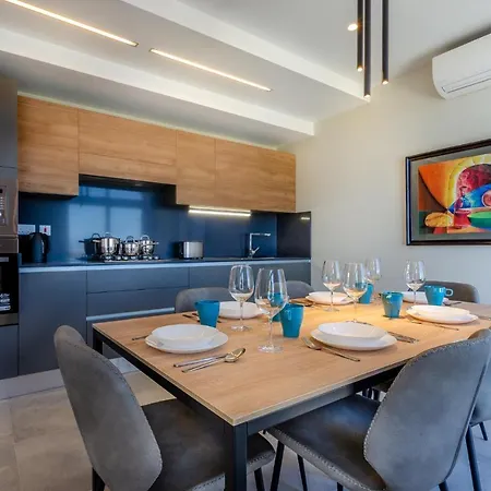 Ultra-modern 3br W/hot Tub + Incredible Sea Views Appartement *