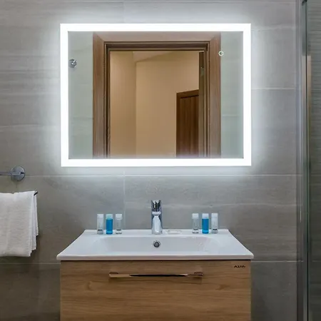 Apartment Ultra-modern 3br W/hot Tub + Incredible Sea Views *