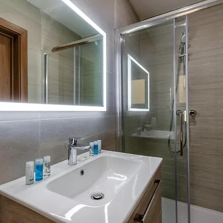 Ultra-modern 3br W/hot Tub + Incredible Sea Views Xagħra