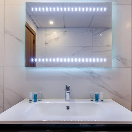 Ultra-modern 3br W/hot Tub + Incredible Sea Views Xaghra