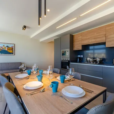 Ultra-modern 3br W/hot Tub + Incredible Sea Views Xagħra